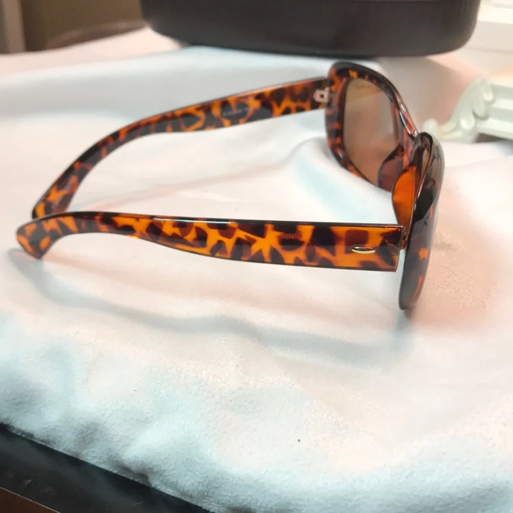 Coldwater creek‎ sunglasses and case